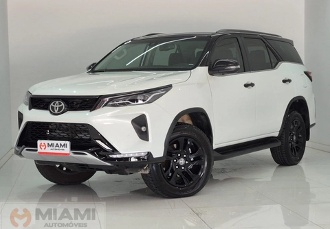 Toyota Hilux SW4 4x4 2.8 Diesel 2025 Branco — foto 1 de 3