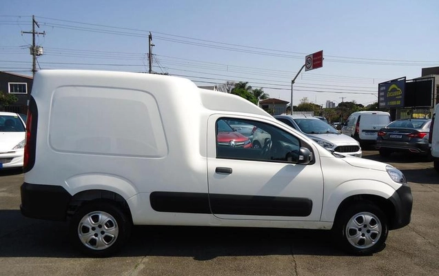 imagem-https://www.socarrao.com.br/sc-vehicle-images-prod/3809092/1790003537775-8346938_5_B_88bd758e7c.jpeg