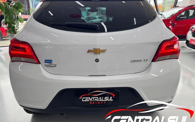 imagem-https://www.socarrao.com.br/sc-vehicle-images-prod/3809190/1789391715958-24ade3bc44b74659a5334ff55130846a_1789391638782.jpg