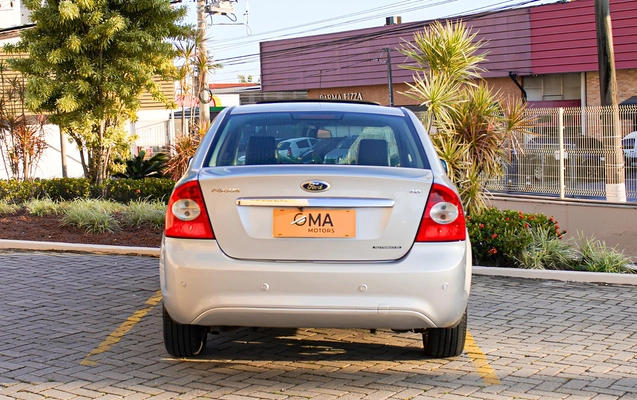 imagem-https://www.socarrao.com.br/sc-vehicle-images-prod/3809704/1789392682144-850ca3f254324bc8b779f65d6afe1ffa_1789392532542.jpg