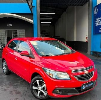 Chevrolet Onix 2014 Vermelho — foto 1 de 3