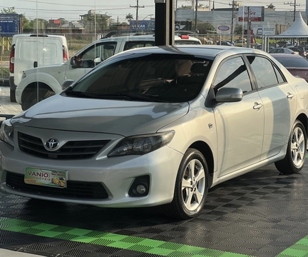 Toyota Corolla 2013 Prata — foto 1 de 3