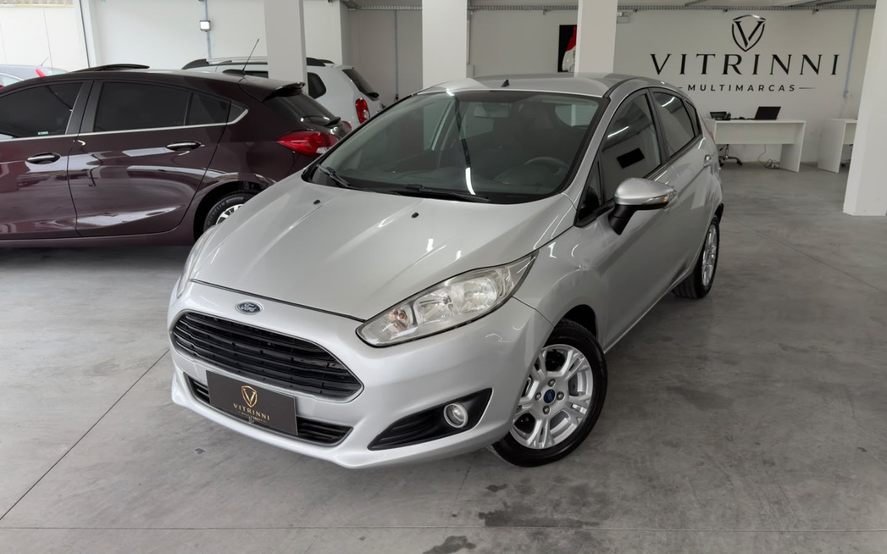 Ford Fiesta 1.6 16V Flex Aut. 5p 2015 Prata — foto 1 de 3