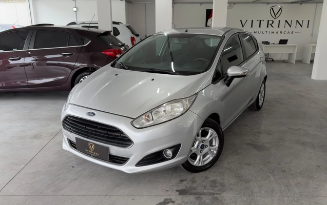 imagem-https://www.socarrao.com.br/sc-vehicle-images-prod/3810383/1789394445831-NDM4YmU0OTItZDQyMy00MDRlLWIzMmQtNDUxMmViODlkMjI5LmpwZw.jpg