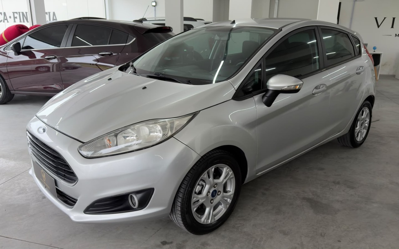 imagem-https://www.socarrao.com.br/sc-vehicle-images-prod/3810383/1789394446061-ZjAzODVmMDktYTUzZC00OWVjLTllMzYtMWFjYWU1ZDQxMzJjLmpwZw.jpg