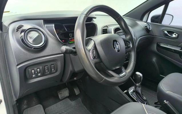 imagem-https://www.socarrao.com.br/sc-vehicle-images-prod/3810506/1791039688380-8377348_23_B_895548e7c3.jpeg