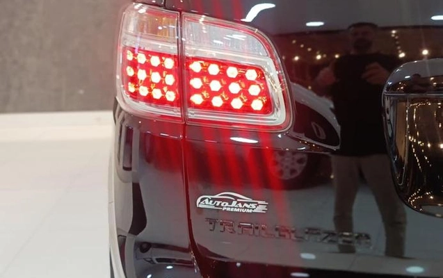 imagem-https://www.socarrao.com.br/sc-vehicle-images-prod/3811208/1789396765478-8469912_12_B_1667d959a9.jpeg