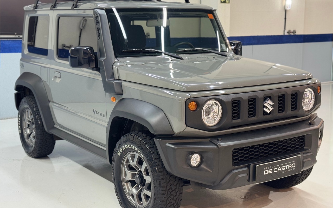 imagem-https://www.socarrao.com.br/sc-vehicle-images-prod/3811335/1789396770553-U1VaVUtJIEpJTU5ZIDRTVFlMRSAtIDIwMjMgLSBDSU5aQSAtIFNFQTdGOTAgKDgpLnBuZw.png