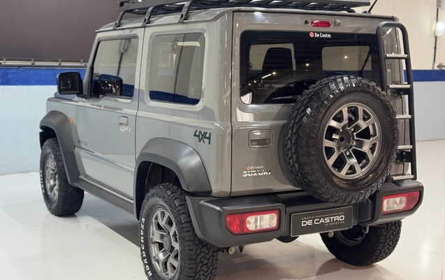 imagem-https://www.socarrao.com.br/sc-vehicle-images-prod/3811335/1789396770742-U1VaVUtJIEpJTU5ZIDRTVFlMRSAtIDIwMjMgLSBDSU5aQSAtIFNFQTdGOTAgKDQpLnBuZw.png