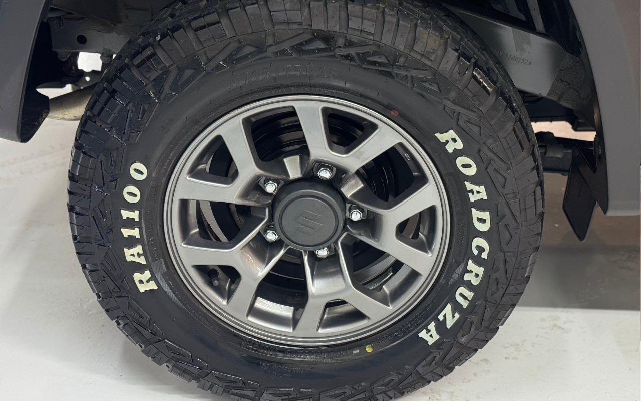 imagem-https://www.socarrao.com.br/sc-vehicle-images-prod/3811335/1789396772101-U1VaVUtJIEpJTU5ZIDRTVFlMRSAtIDIwMjMgLSBDSU5aQSAtIFNFQTdGOTAgKDEzKS5wbmc.png