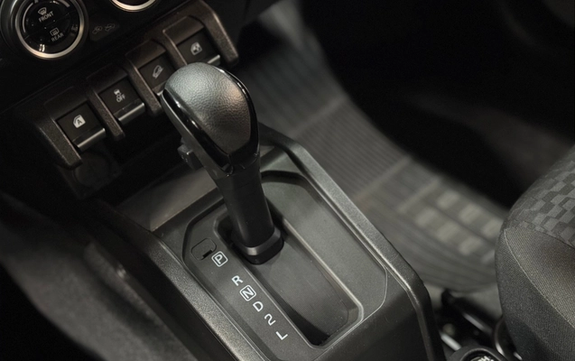 imagem-https://www.socarrao.com.br/sc-vehicle-images-prod/3811335/1789396772995-U1VaVUtJIEpJTU5ZIDRTVFlMRSAtIDIwMjMgLSBDSU5aQSAtIFNFQTdGOTAgKDIxKS5wbmc.png