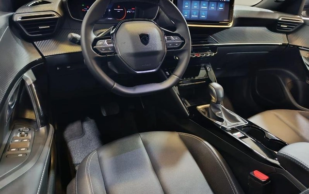 imagem-https://www.socarrao.com.br/sc-vehicle-images-prod/3811387/1789396847078-8473855_14_B_befda09c92.jpeg