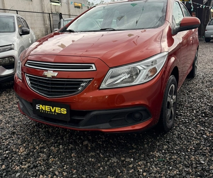 Chevrolet Onix 2013 Laranja — foto 1 de 3