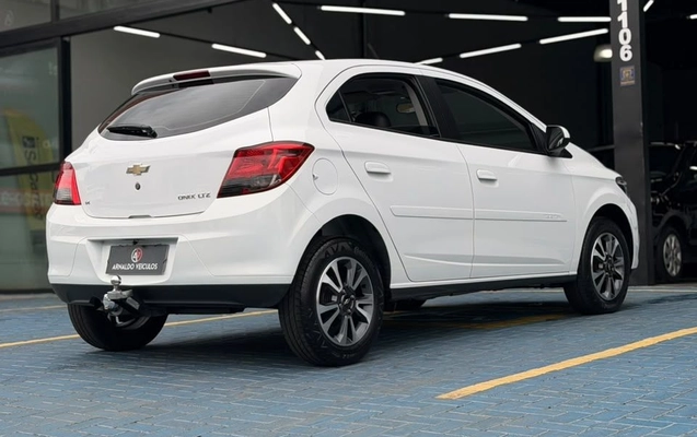 imagem-https://www.socarrao.com.br/sc-vehicle-images-prod/3811450/1789731262722-gb-1581dff.jpeg