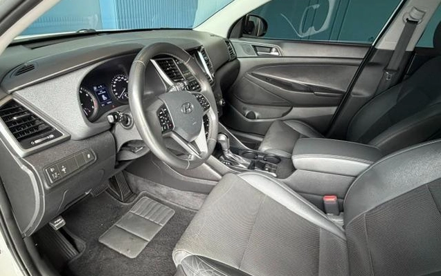 imagem-https://www.socarrao.com.br/sc-vehicle-images-prod/3812162/1790109309917-8471756_8_B_2309f28ae1.jpeg