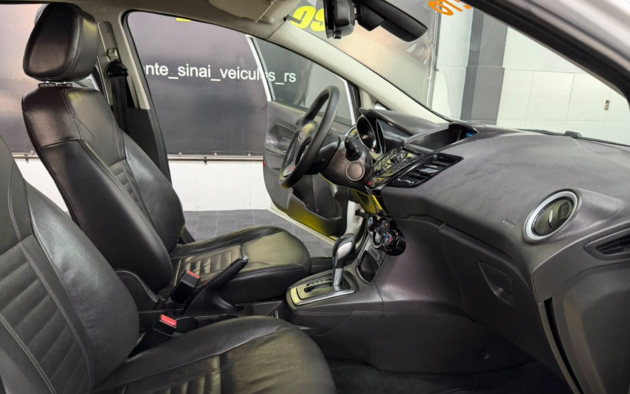 imagem-https://www.socarrao.com.br/sc-vehicle-images-prod/3812681/1789400548645-V2hhdHNBcHAgSW1hZ2UgMjAyNi0wOS0xNCBhdCAxMi4zNy4xNi5qcGVn.jpeg