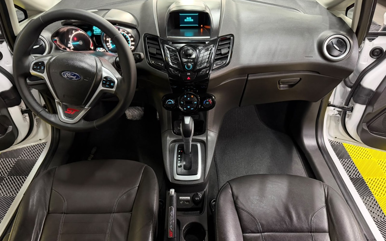 imagem-https://www.socarrao.com.br/sc-vehicle-images-prod/3812681/1789400548799-V2hhdHNBcHAgSW1hZ2UgMjAyNi0wOS0xNCBhdCAxMi4zNy4xOC5qcGVn.jpeg