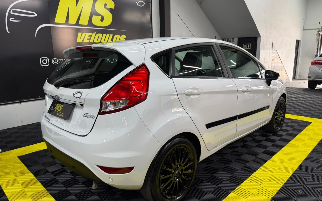 imagem-https://www.socarrao.com.br/sc-vehicle-images-prod/3812681/1789400548893-V2hhdHNBcHAgSW1hZ2UgMjAyNi0wOS0xNCBhdCAxMi4zNy4xOCAoMSkuanBlZw.jpeg