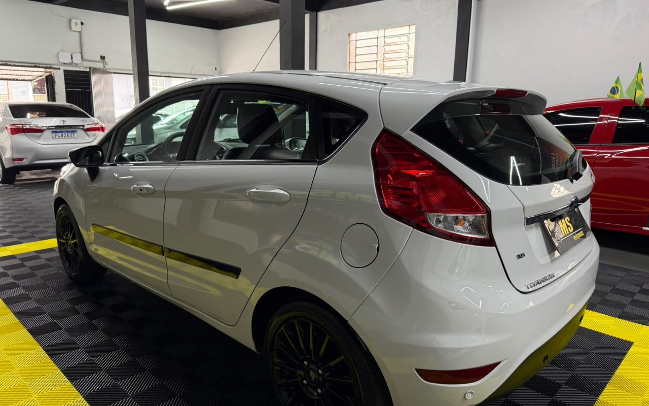 imagem-https://www.socarrao.com.br/sc-vehicle-images-prod/3812681/1789400549063-V2hhdHNBcHAgSW1hZ2UgMjAyNi0wOS0xNCBhdCAxMi4zNy4xOS5qcGVn.jpeg