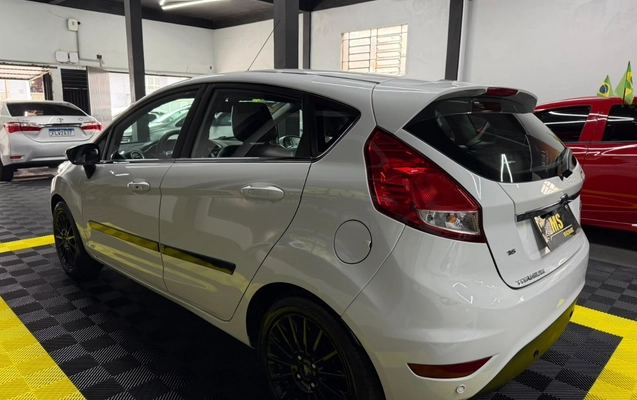 imagem-https://www.socarrao.com.br/sc-vehicle-images-prod/3812681/1789400549063-V2hhdHNBcHAgSW1hZ2UgMjAyNi0wOS0xNCBhdCAxMi4zNy4xOS5qcGVn.jpeg
