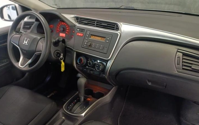 imagem-https://www.socarrao.com.br/sc-vehicle-images-prod/3813276/1789402445156-8422803_19_B_d30fe3683b.jpeg