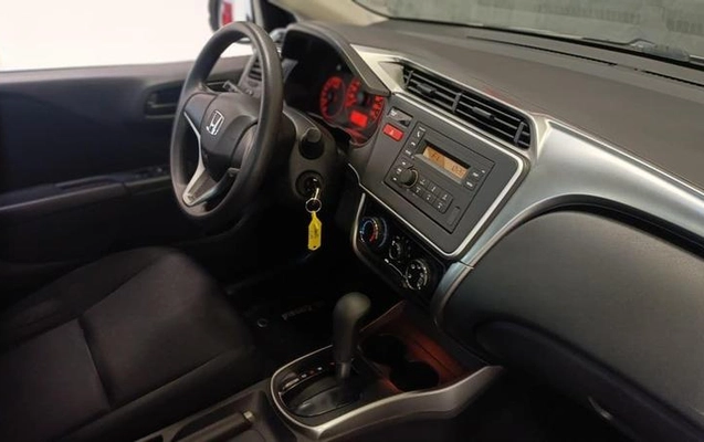 imagem-https://www.socarrao.com.br/sc-vehicle-images-prod/3813276/1789402445157-8422803_8_B_751fa16352.jpeg