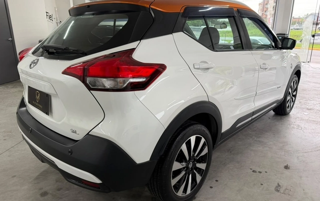 imagem-https://www.socarrao.com.br/sc-vehicle-images-prod/3813482/1789402759436-MWZhNjMwMTctMDcxOC00MWJmLWE2YmEtZTY5NjZhMmZhNjc4LmpwZw.jpg