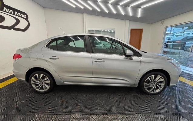 imagem-https://www.socarrao.com.br/sc-vehicle-images-prod/3813684/1789403477742-8435584_4_B_5dacf6c022.jpeg