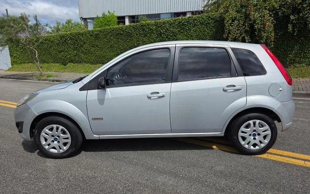 imagem-https://www.socarrao.com.br/sc-vehicle-images-prod/3814557/1789568290862-8452016_3_B_7b8a81295c.jpeg