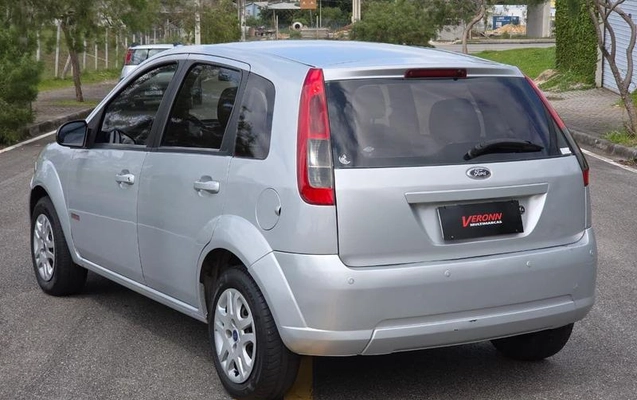 imagem-https://www.socarrao.com.br/sc-vehicle-images-prod/3814557/1789568290863-8452016_3_B_2ba3e7bcba.jpeg