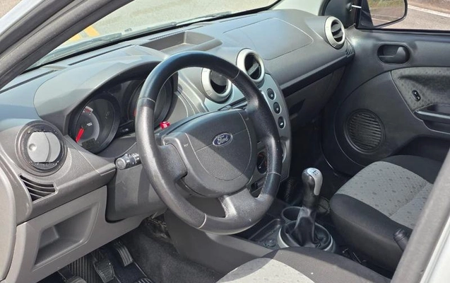 imagem-https://www.socarrao.com.br/sc-vehicle-images-prod/3814557/1789568290867-8452016_4_B_1f0b151c45.jpeg