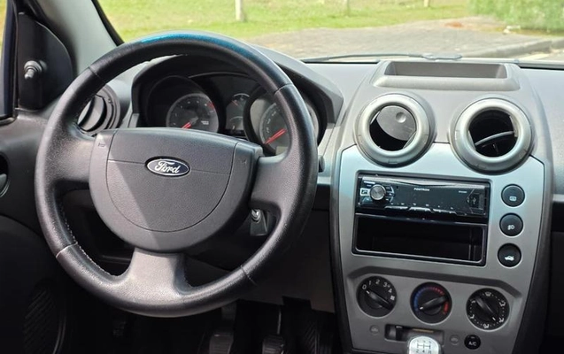 imagem-https://www.socarrao.com.br/sc-vehicle-images-prod/3814557/1789568290874-8452016_13_B_5530f9daf3.jpeg