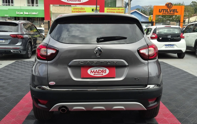 imagem-https://www.socarrao.com.br/sc-vehicle-images-prod/3814780/1789406213540-003_c9ae79378a3d61125880341c6d1b3de2.jpg