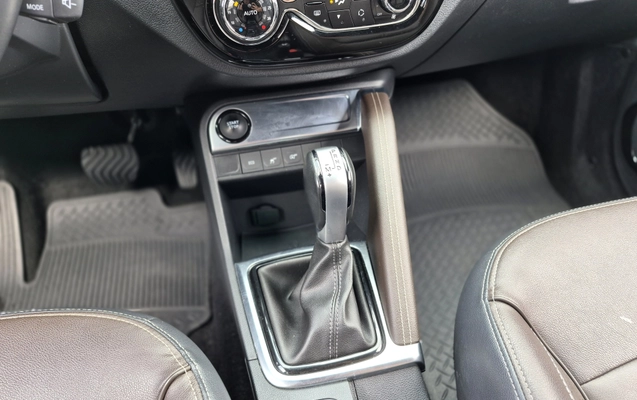 imagem-https://www.socarrao.com.br/sc-vehicle-images-prod/3814780/1789406213553-003_c4ae9310d6df373cc2bd4447d999f6e6.jpg