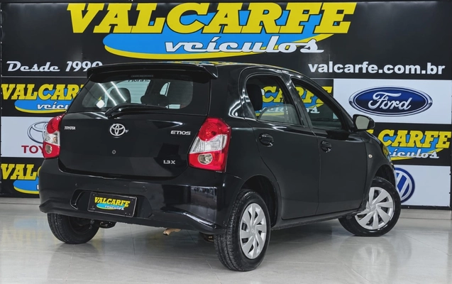 imagem-https://www.socarrao.com.br/sc-vehicle-images-prod/3814862/1789406444009-My5qZmlm.jfif