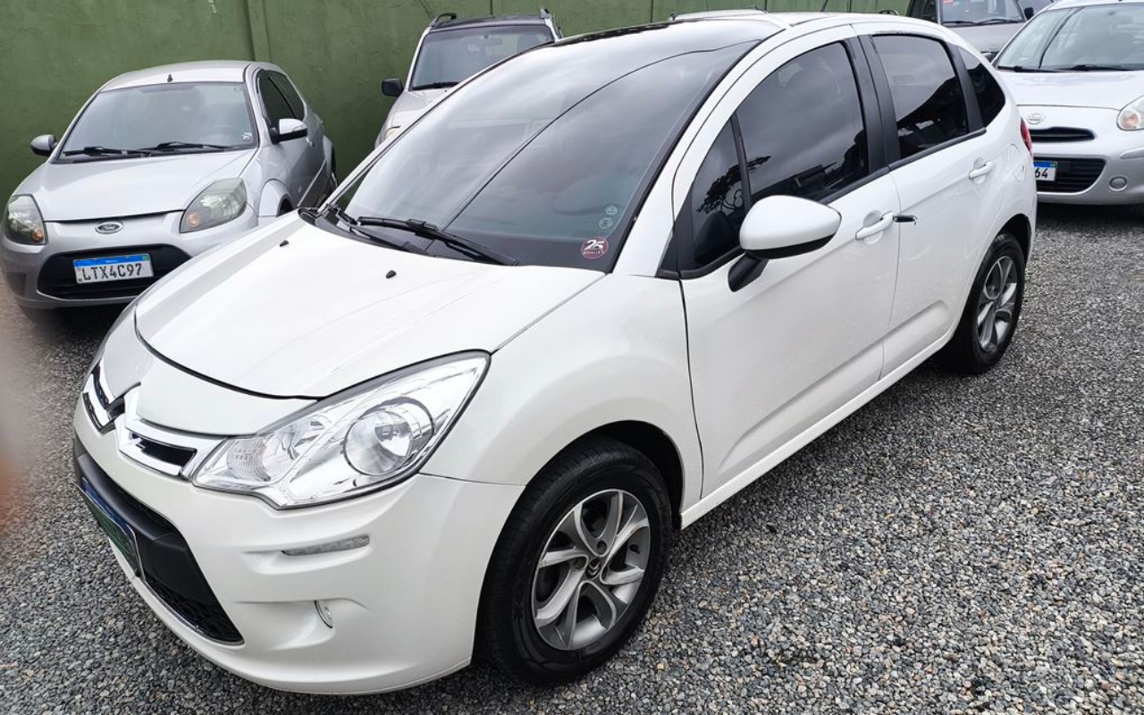 imagem-https://www.socarrao.com.br/sc-vehicle-images-prod/3814888/1789496801642-SU1HXzIwMjYwOTE0XzE0MDc1OCAoQ29weSkuanBn.jpg