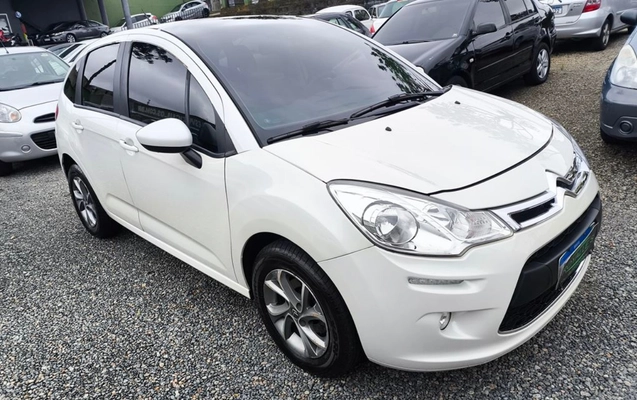 imagem-https://www.socarrao.com.br/sc-vehicle-images-prod/3814888/1789496801862-SU1HXzIwMjYwOTE0XzE0MDgwOSAoQ29weSkuanBn.jpg
