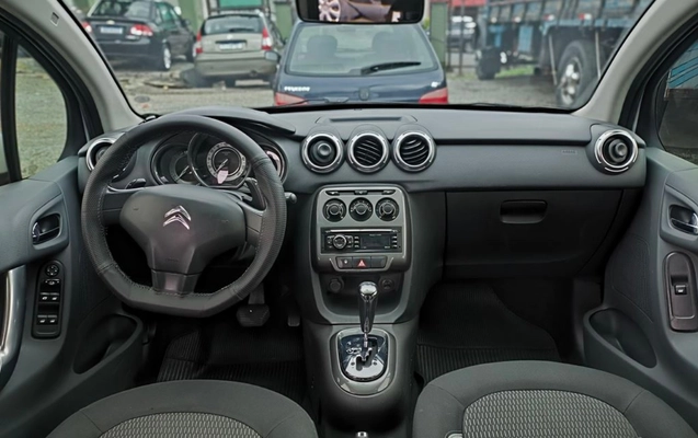 imagem-https://www.socarrao.com.br/sc-vehicle-images-prod/3814888/1789496802240-SU1HXzIwMjYwOTE0XzE0MDkwNCAoQ29weSkuanBn.jpg