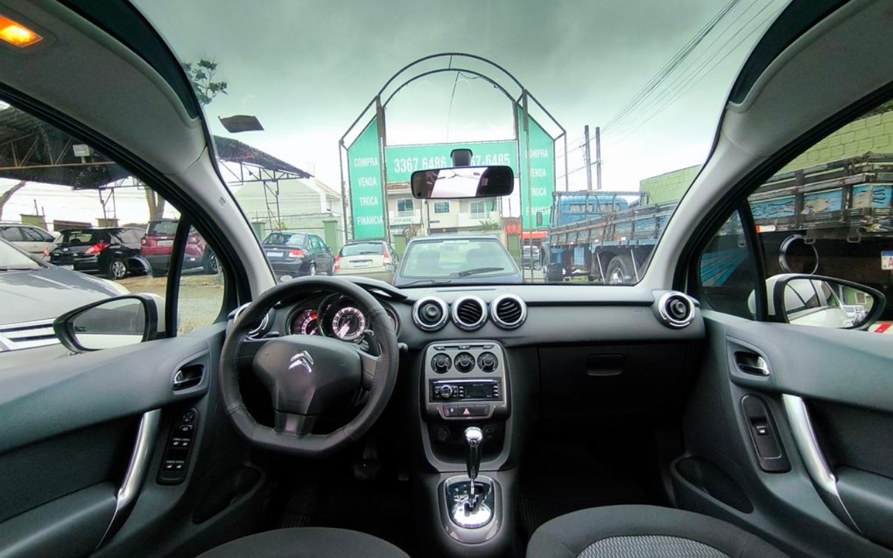 imagem-https://www.socarrao.com.br/sc-vehicle-images-prod/3814888/1789496802604-SU1HXzIwMjYwOTE0XzE0MTAwNSAoQ29weSkuanBn.jpg