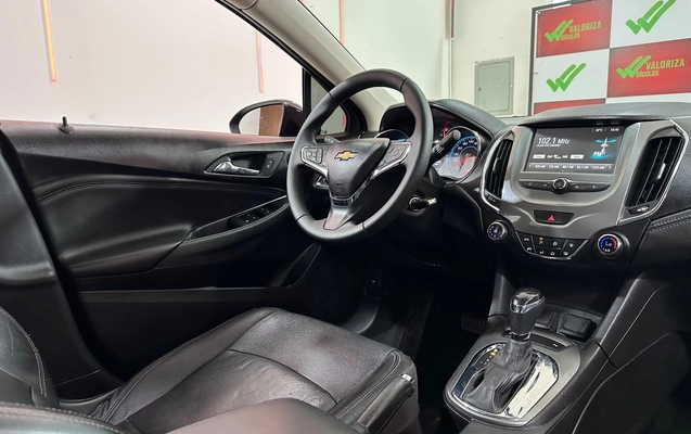 imagem-https://www.socarrao.com.br/sc-vehicle-images-prod/3815220/1789407402084-78ce2d1b-895a-4d08-8de2-0aeb9fb66b3c.jpg