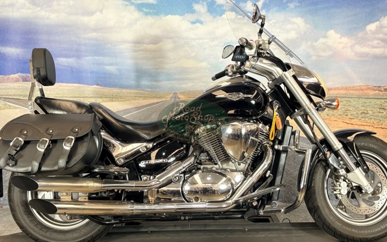 Suzuki BOULEVARD M800R 2012 Preto — foto 1 de 3