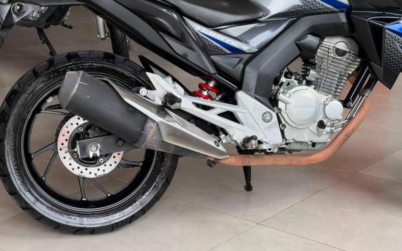 imagem-https://www.socarrao.com.br/sc-vehicle-images-prod/3815455/1789408093737-ODM0NjExMF81X0JfNTUxN2ExODg5MC5qcGVn.jpeg