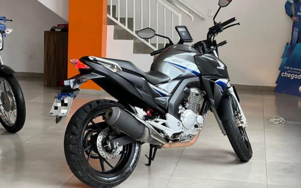 imagem-https://www.socarrao.com.br/sc-vehicle-images-prod/3815455/1789408093821-ODM0NjExMF85X0JfY2Q0Mzg3N2NlMi5qcGVn.jpeg