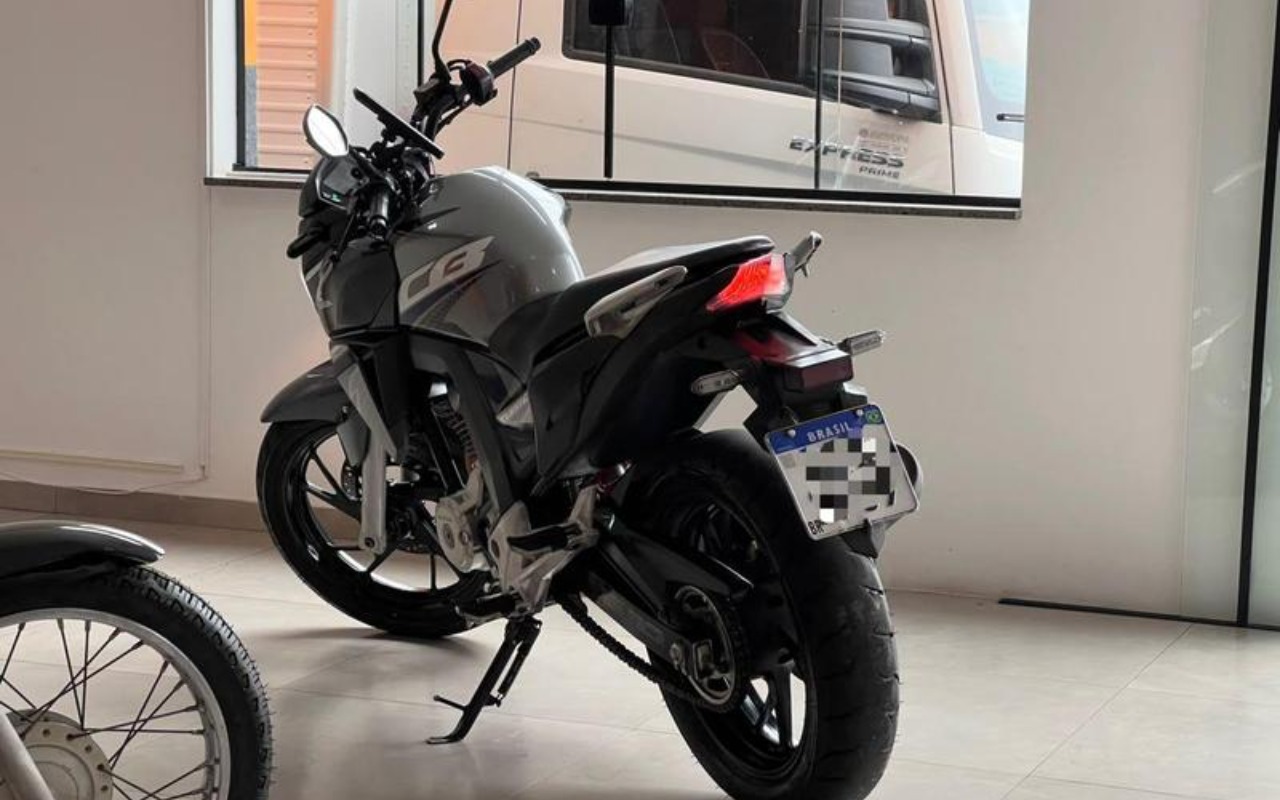 imagem-https://www.socarrao.com.br/sc-vehicle-images-prod/3815455/1789408094094-ODM0NjExMF83X0JfZDUwYTRjNzdiNC5qcGVn.jpeg