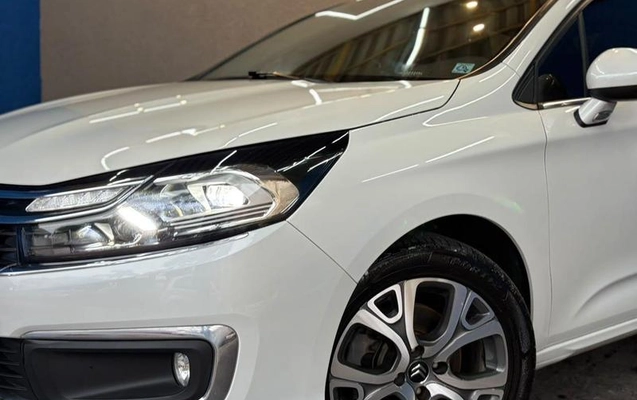 imagem-https://www.socarrao.com.br/sc-vehicle-images-prod/3815598/1789411557223-8465110_12_B_6a38eb2485.jpeg