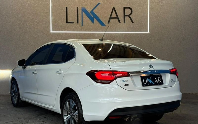 imagem-https://www.socarrao.com.br/sc-vehicle-images-prod/3815598/1789411557225-8465110_15_B_773ae53640.jpeg