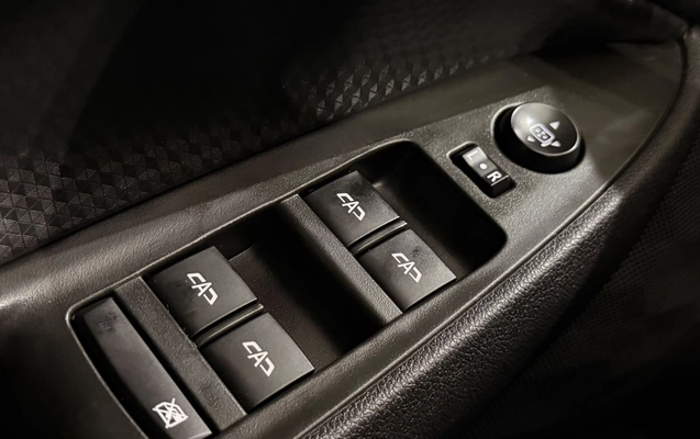 imagem-https://www.socarrao.com.br/sc-vehicle-images-prod/3815740/1789408882793-4d8ff2eeac474a68b7b7189057463c64_1789408733387.jpg