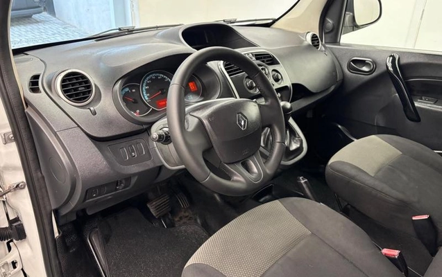 imagem-https://www.socarrao.com.br/sc-vehicle-images-prod/3815946/1789590704211-8418715_14_B_e97b8a079e.jpeg