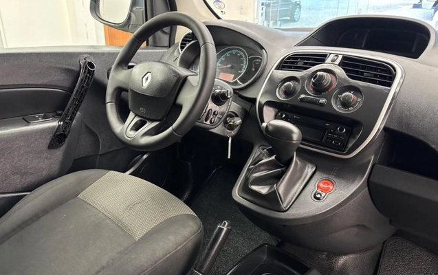 imagem-https://www.socarrao.com.br/sc-vehicle-images-prod/3815946/1789590704214-8418715_18_B_8089f7c90e.jpeg