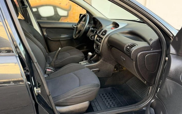imagem-https://www.socarrao.com.br/sc-vehicle-images-prod/3816171/1789409945902-8276904_14_B_51ea8e8819.jpeg